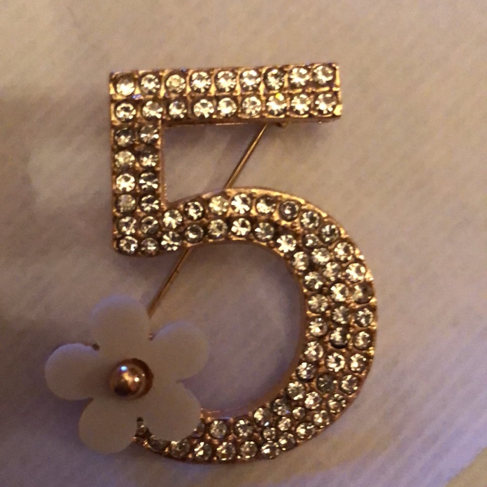 Beautiful 5 Rhinestone Brooch - Picture 3 of 3